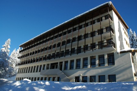 Centre_des_Mainiaux_PEP_53_-_hiver.jpeg